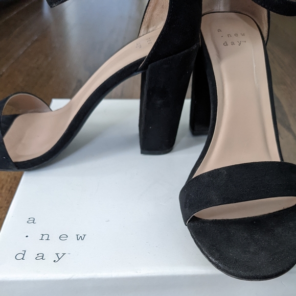 A new day black velvet chunky ankle strap heels - Picture 2 of 3